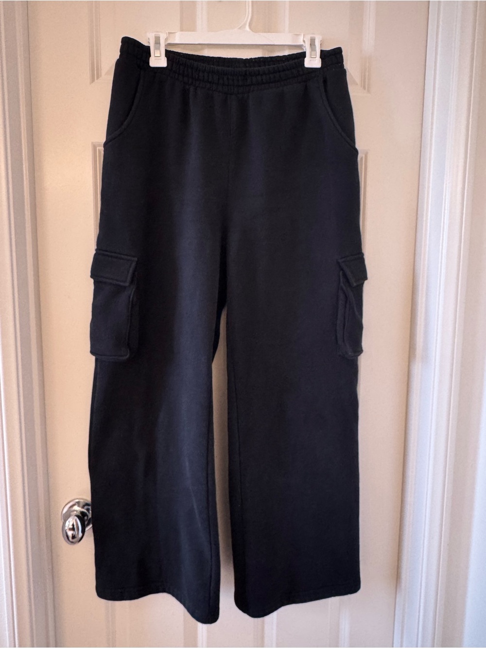 Women's Cargo Wide-Leg Sweatpants - Black